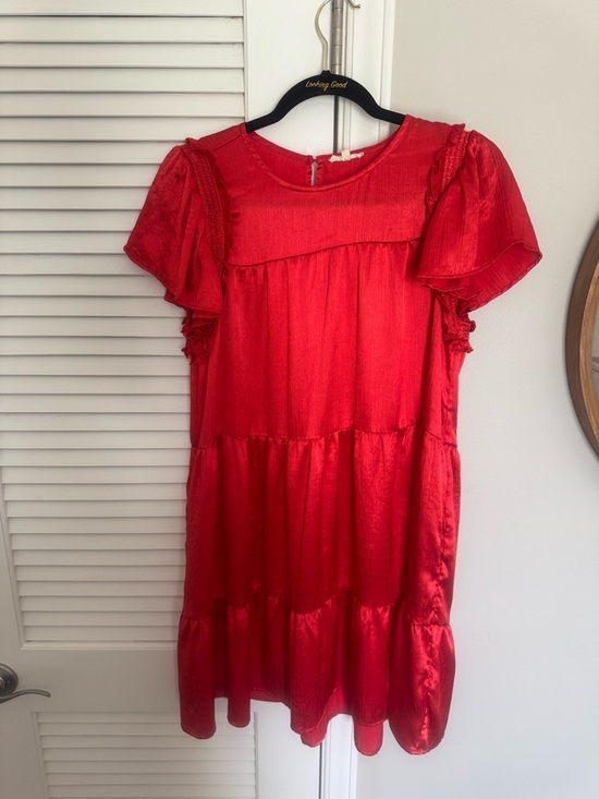 JODIFL Dresses & Skirts - JODIFL Red Midi Dress with Flutter Sleeves